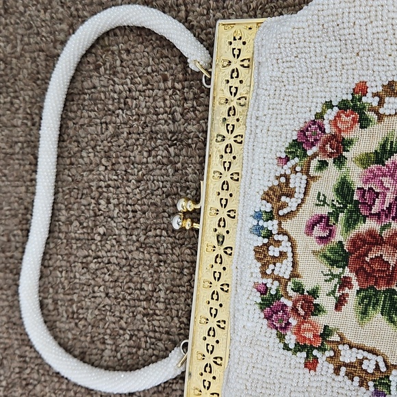 Vintage Needlepoint Petit Point Tapestry Framed Kiss-lock Beaded White Bag 7x9 - Picture 3 of 8